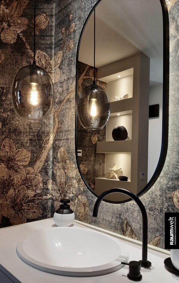 FUGENLOSES BADEZIMMER