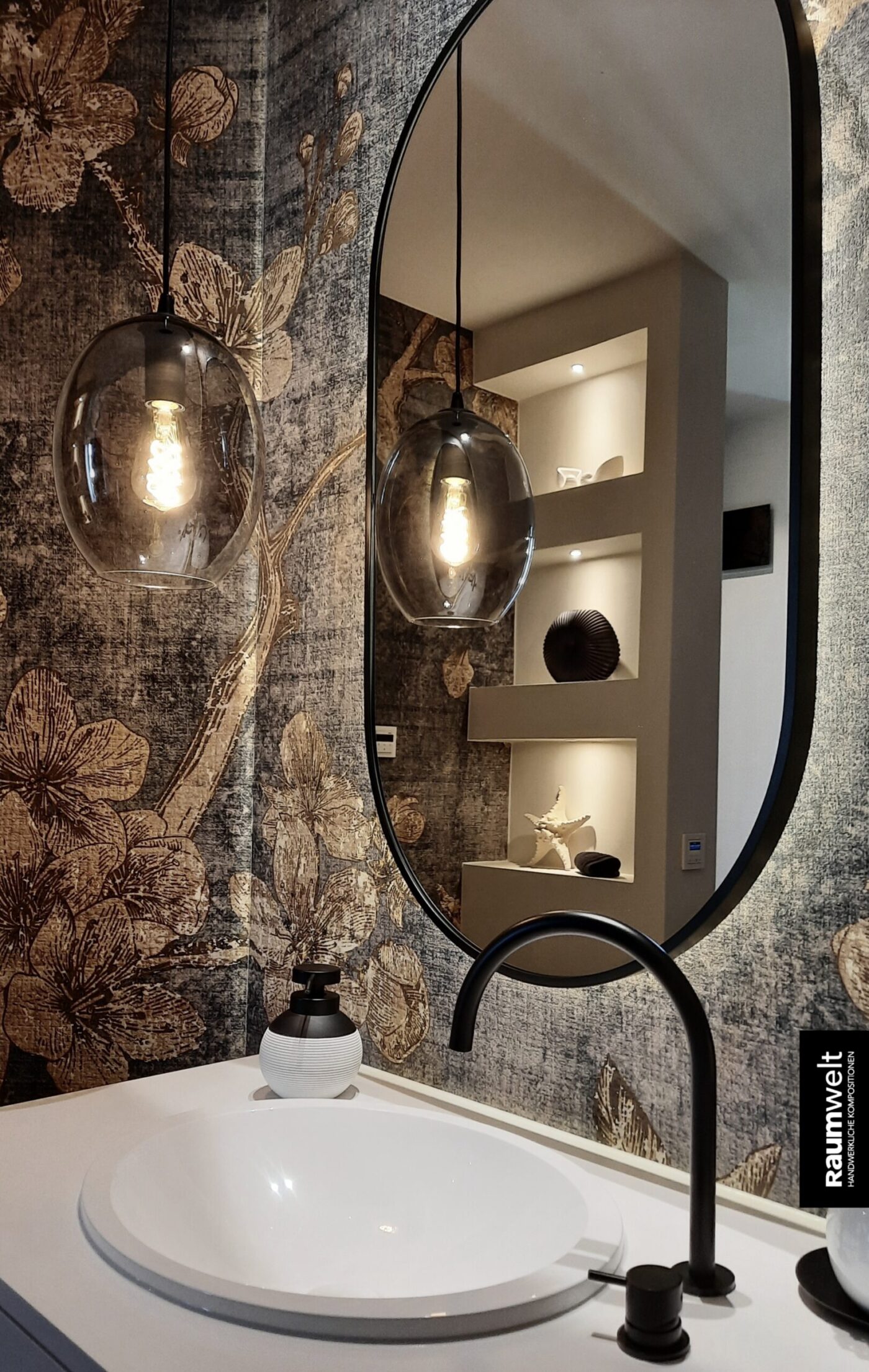 FUGENLOSES BADEZIMMER