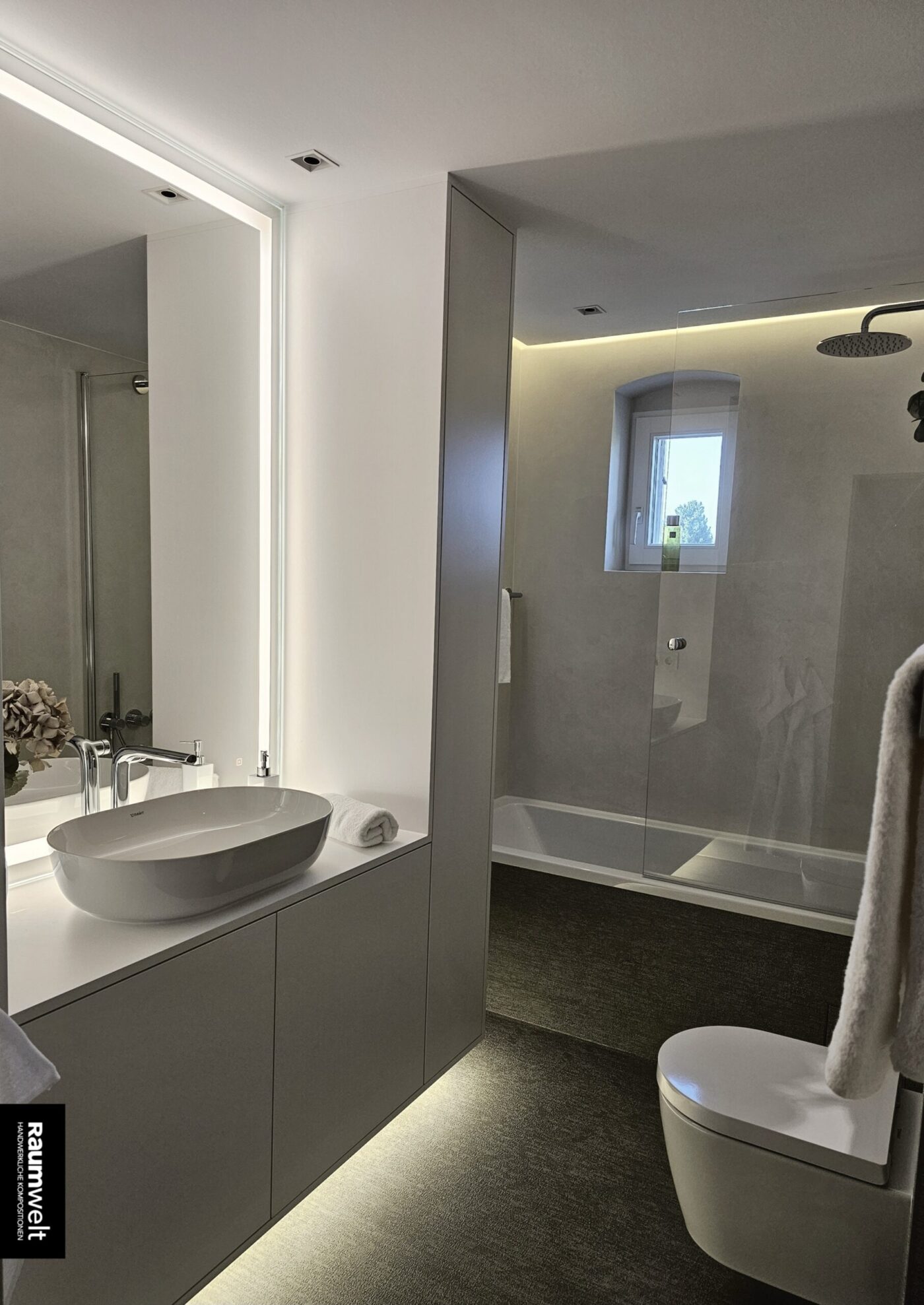 FUGENLOSES BADEZIMMER